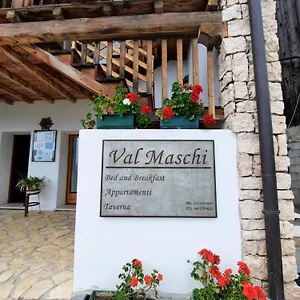 Val Maschi Couette-café